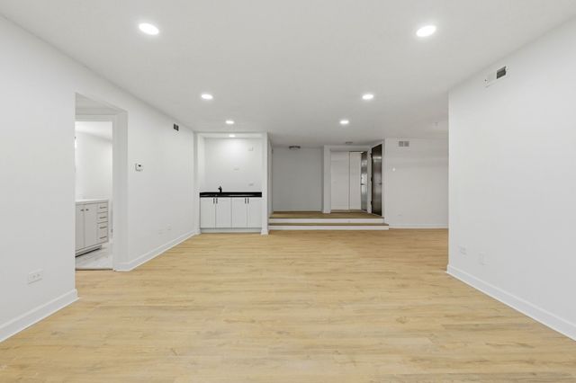 8216 Mulberry Court 8A, Palos Hills, IL 60465