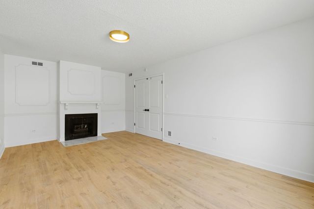 8216 Mulberry Court 8A, Palos Hills, IL 60465