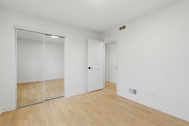 8216 Mulberry Court 8A, Palos Hills, IL 60465