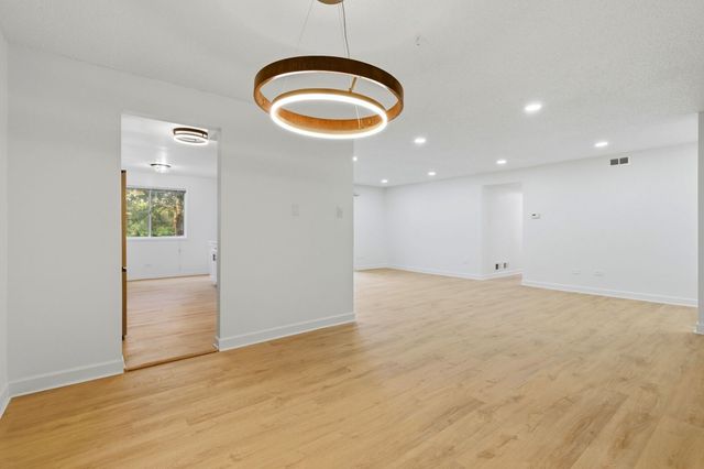 8216 Mulberry Court 8A, Palos Hills, IL 60465