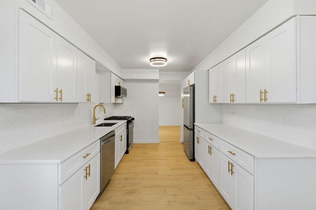 8216 Mulberry Court 8A, Palos Hills, IL 60465