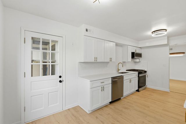 8216 Mulberry Court 8A, Palos Hills, IL 60465