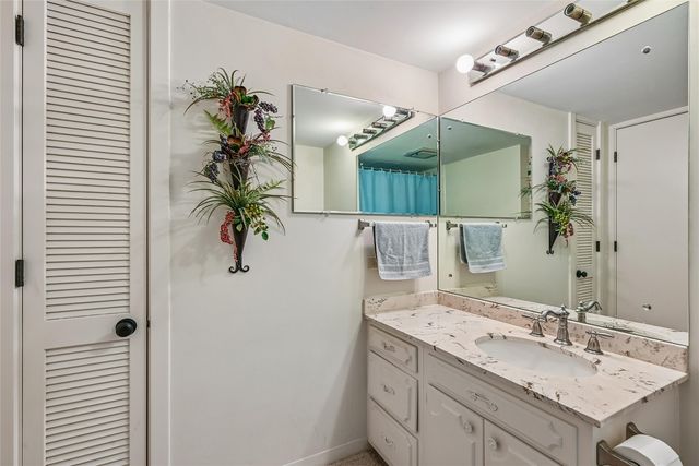 2222 1st Avenue NE 108, Cedar Rapids, IA 52402