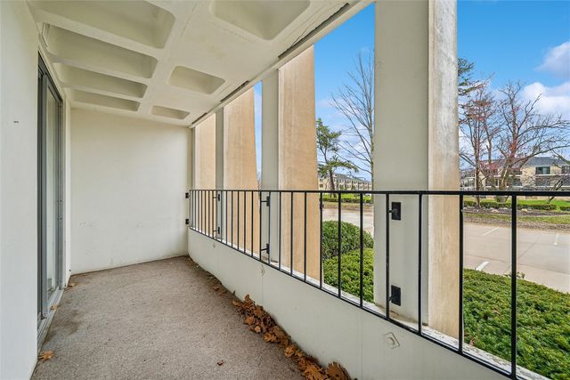 2222 1st Avenue NE 108, Cedar Rapids, IA 52402