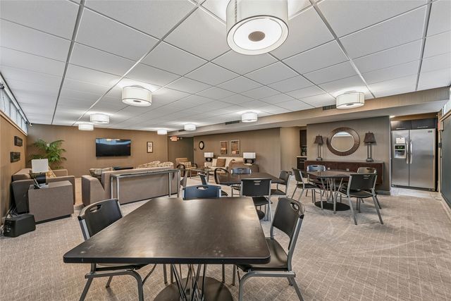 2222 1st Avenue NE 108, Cedar Rapids, IA 52402