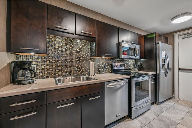 2222 1st Avenue NE 108, Cedar Rapids, IA 52402