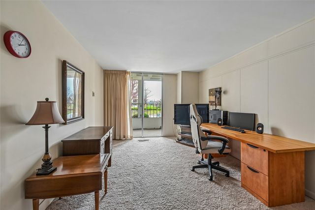 2222 1st Avenue NE 108, Cedar Rapids, IA 52402