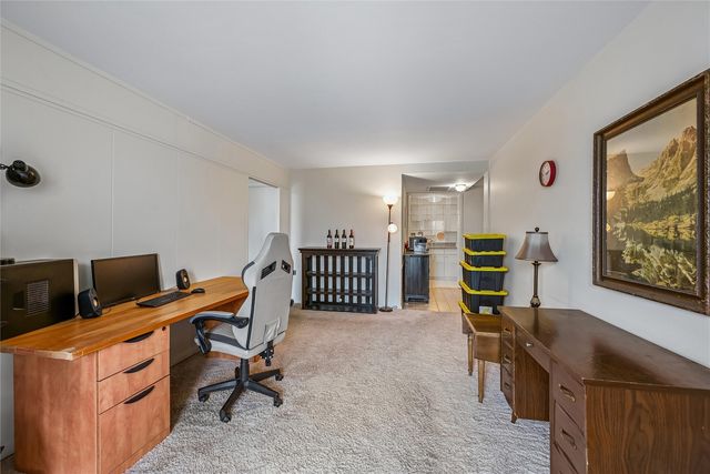 2222 1st Avenue NE 108, Cedar Rapids, IA 52402