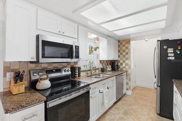 11290 W AMERINDIAN COURT, Crystal River, FL 34429