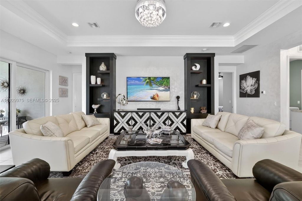 Image 10 of property listing at 11051 SW Ivory Springs Ln, Port St. Lucie, FL 34987