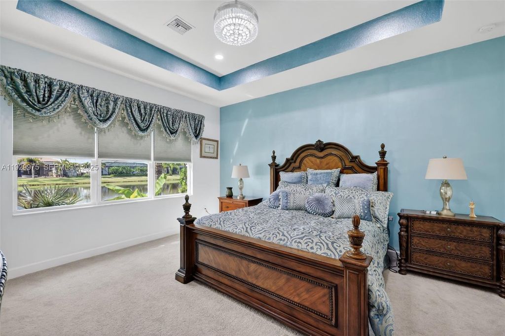 Image 22 of property listing at 11051 SW Ivory Springs Ln, Port St. Lucie, FL 34987