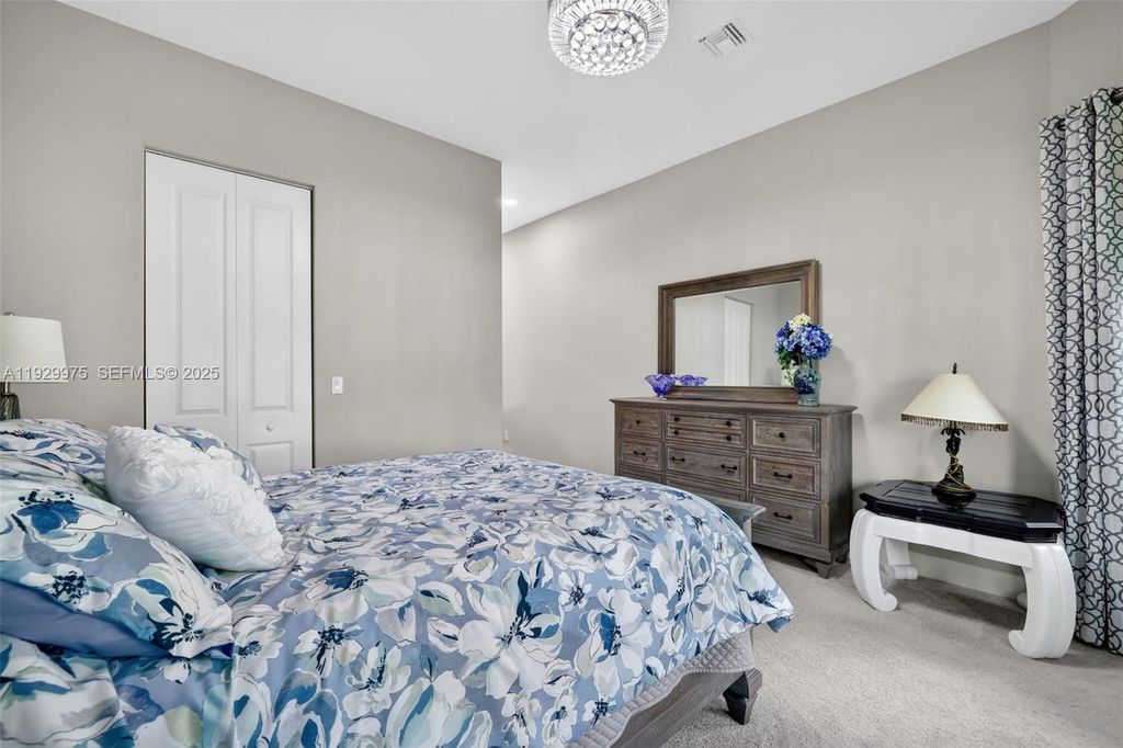 Image 30 of property listing at 11051 SW Ivory Springs Ln, Port St. Lucie, FL 34987