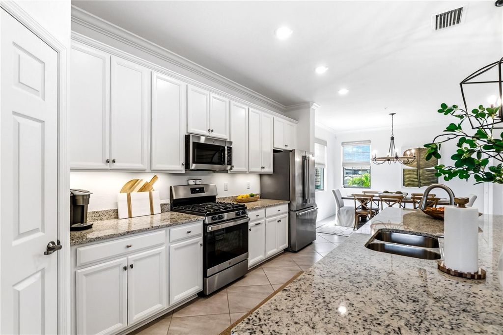 Image 18 of property listing at 6015 WORSHAM LANE 103, Bradenton, FL 34211