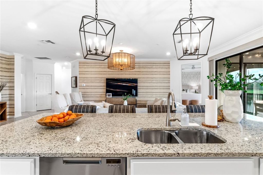 Image 20 of property listing at 6015 WORSHAM LANE 103, Bradenton, FL 34211