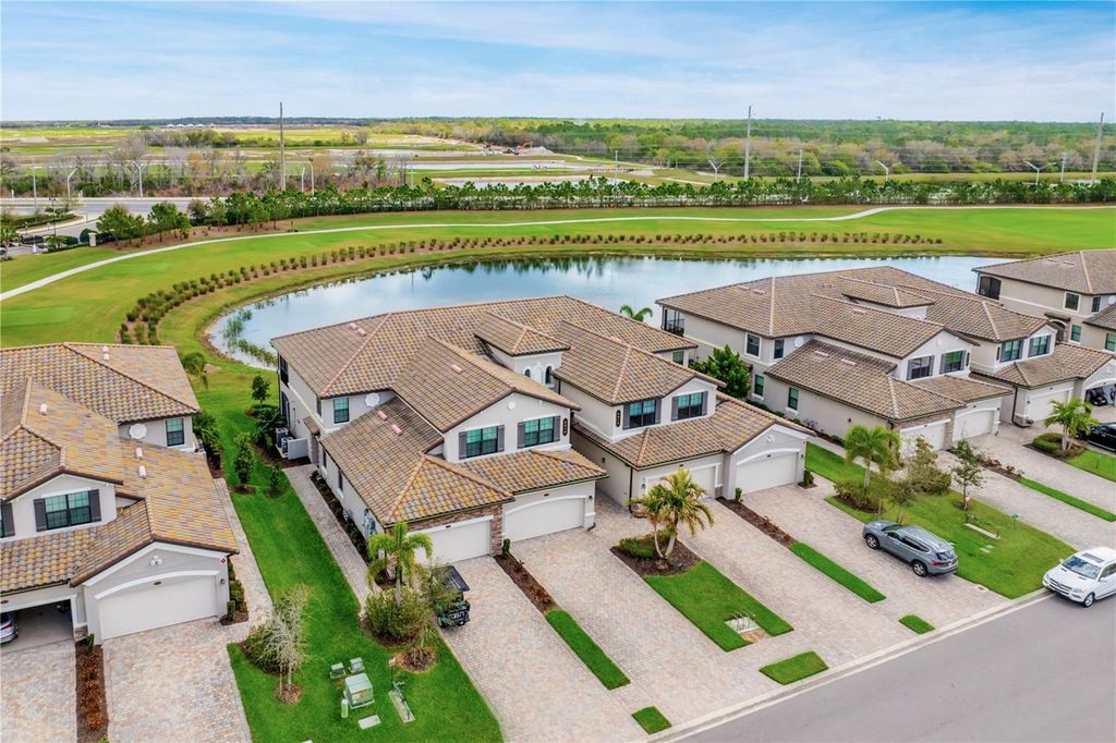 Image 3 of property listing at 6015 WORSHAM LANE 103, Bradenton, FL 34211