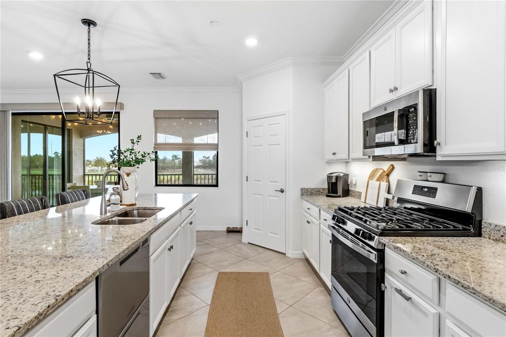 Image 22 of property listing at 6015 WORSHAM LANE 103, Bradenton, FL 34211