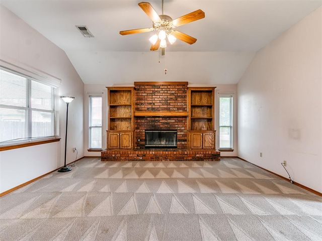 1653 NE 9th Street, Moore, OK 73160