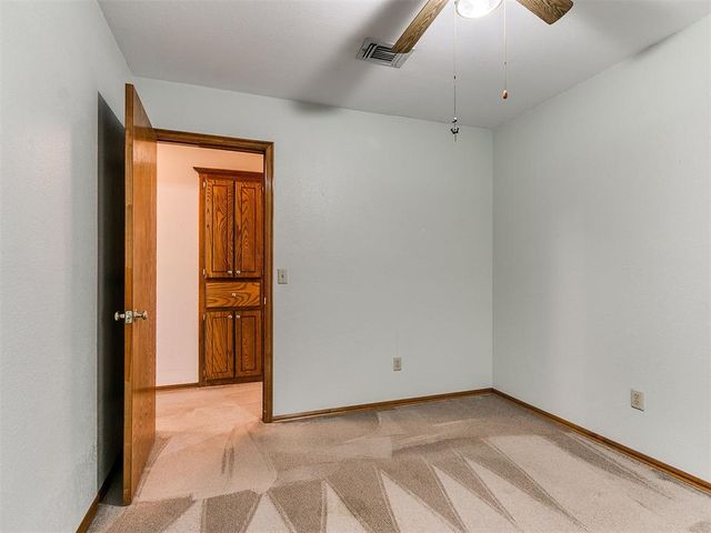 1653 NE 9th Street, Moore, OK 73160