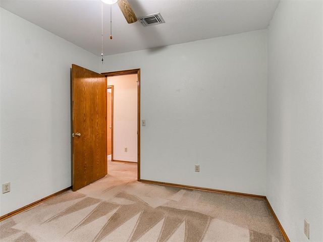 1653 NE 9th Street, Moore, OK 73160