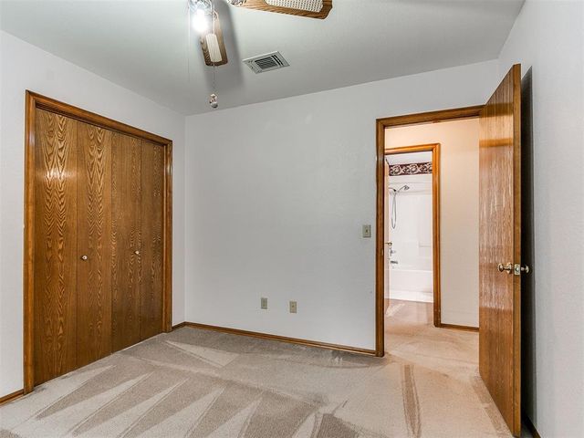 1653 NE 9th Street, Moore, OK 73160