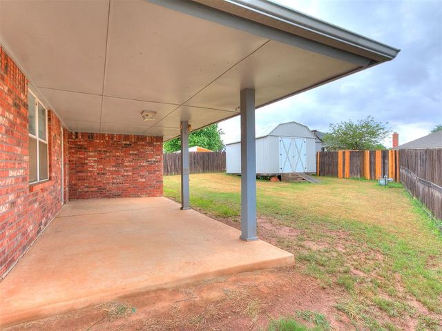 1653 NE 9th Street, Moore, OK 73160
