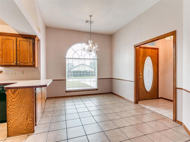 1653 NE 9th Street, Moore, OK 73160