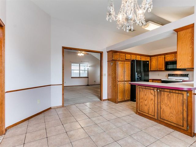 1653 NE 9th Street, Moore, OK 73160