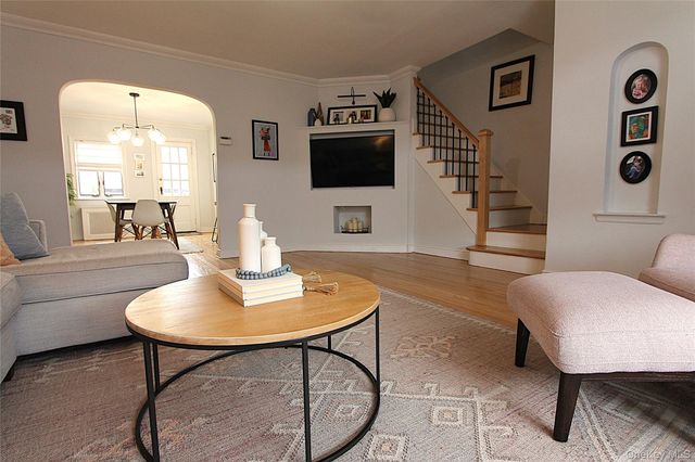 61-21 81st Street, Middle Village, NY 11379