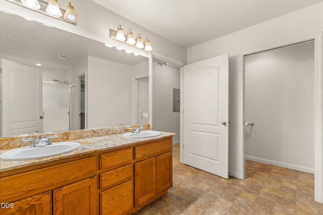 2749 Jumpoff Joe Creek Road, Grants Pass, OR 97526