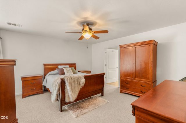 2749 Jumpoff Joe Creek Road, Grants Pass, OR 97526