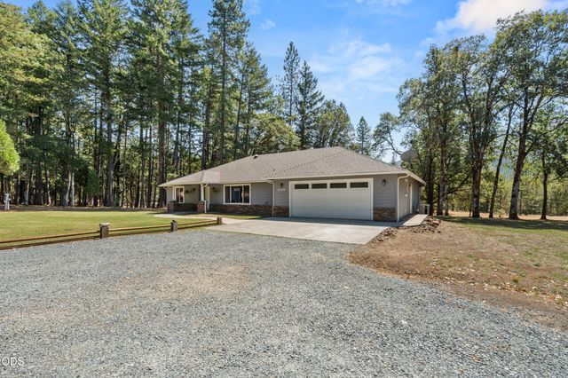 2749 Jumpoff Joe Creek Road, Grants Pass, OR 97526