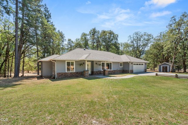 2749 Jumpoff Joe Creek Road, Grants Pass, OR 97526