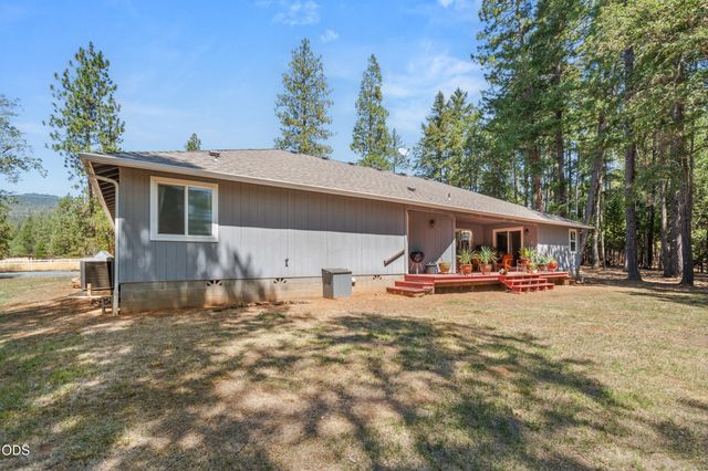 2749 Jumpoff Joe Creek Road, Grants Pass, OR 97526