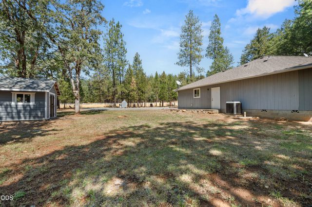 2749 Jumpoff Joe Creek Road, Grants Pass, OR 97526