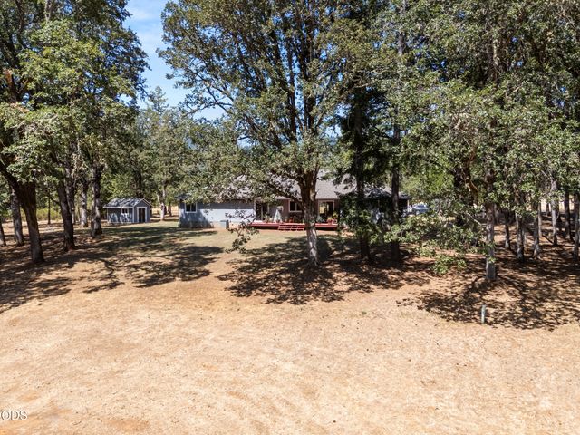 2749 Jumpoff Joe Creek Road, Grants Pass, OR 97526