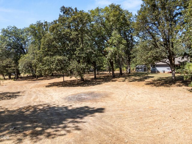 2749 Jumpoff Joe Creek Road, Grants Pass, OR 97526