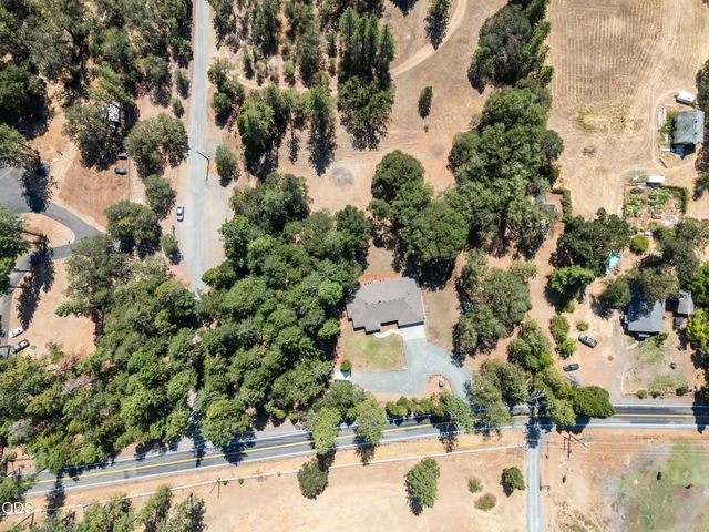 2749 Jumpoff Joe Creek Road, Grants Pass, OR 97526
