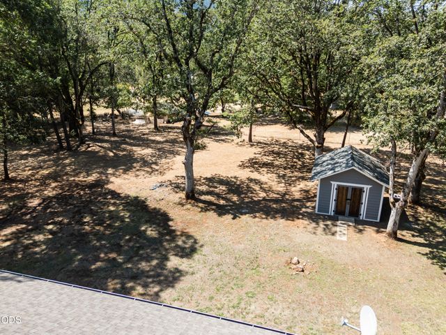 2749 Jumpoff Joe Creek Road, Grants Pass, OR 97526