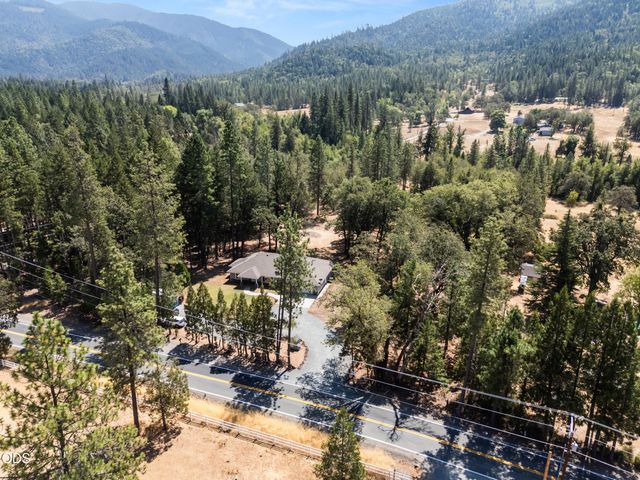 2749 Jumpoff Joe Creek Road, Grants Pass, OR 97526