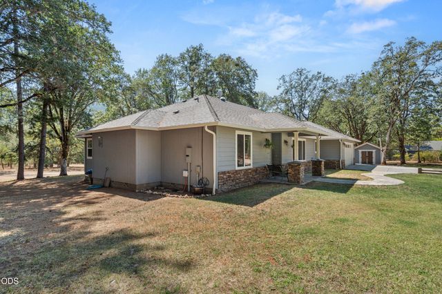 2749 Jumpoff Joe Creek Road, Grants Pass, OR 97526