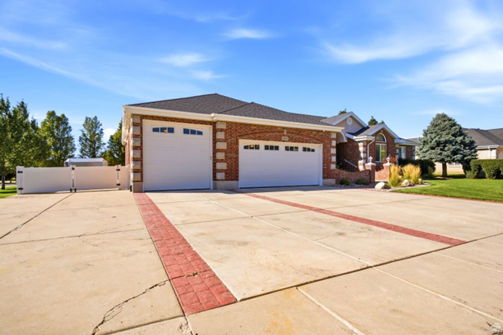 5945 S 1050 E, South Ogden, UT 84405 — photo 4
