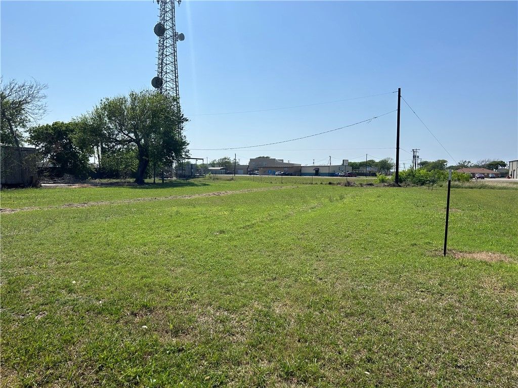 623 Commerce St, Portland, TX 78374 — photo 4