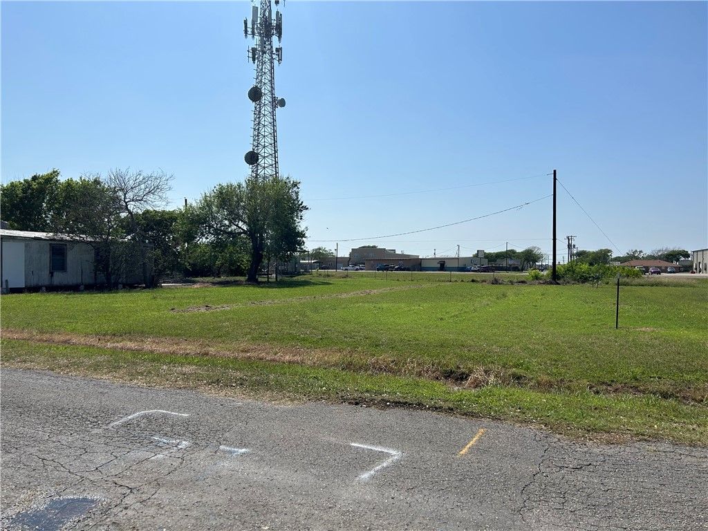623 Commerce St, Portland, TX 78374 — photo 5