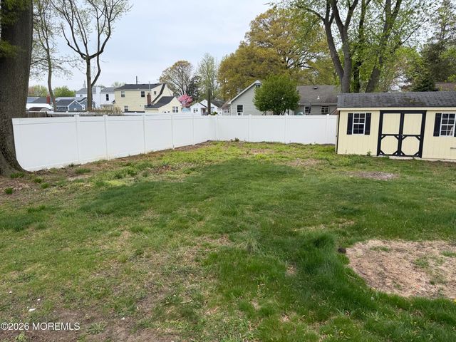 71 Bay Avenue, North Middletown, NJ 07748