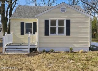 71 Bay Avenue, North Middletown, NJ 07748