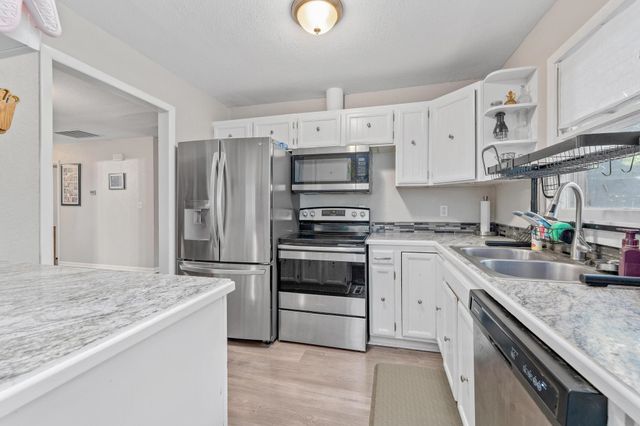 1115 W 29th St S, Wichita, KS 67217