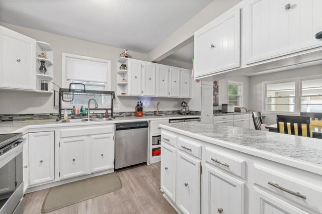 1115 W 29th St S, Wichita, KS 67217