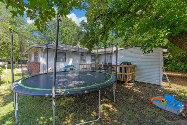 1115 W 29th St S, Wichita, KS 67217