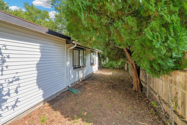 1115 W 29th St S, Wichita, KS 67217