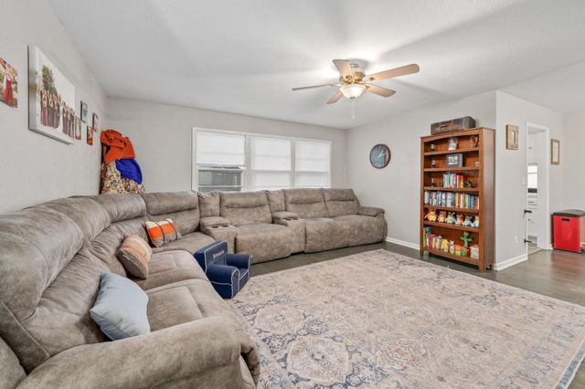 1115 W 29th St S, Wichita, KS 67217